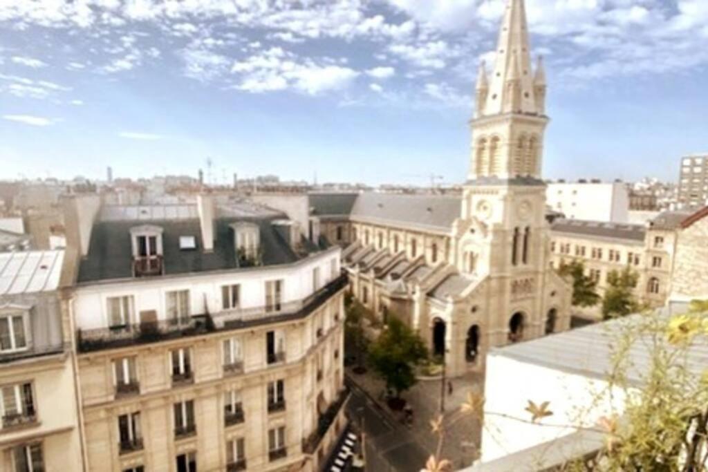 With Stunning View Of And Eiffel Tower * Parijs